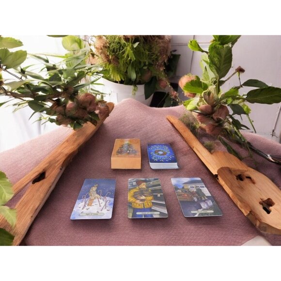 Yuletide Tarot Card Deck, 78 Holiday Cards 4.13" x 2.48" NIB Festive Design - Picture 10 of 10